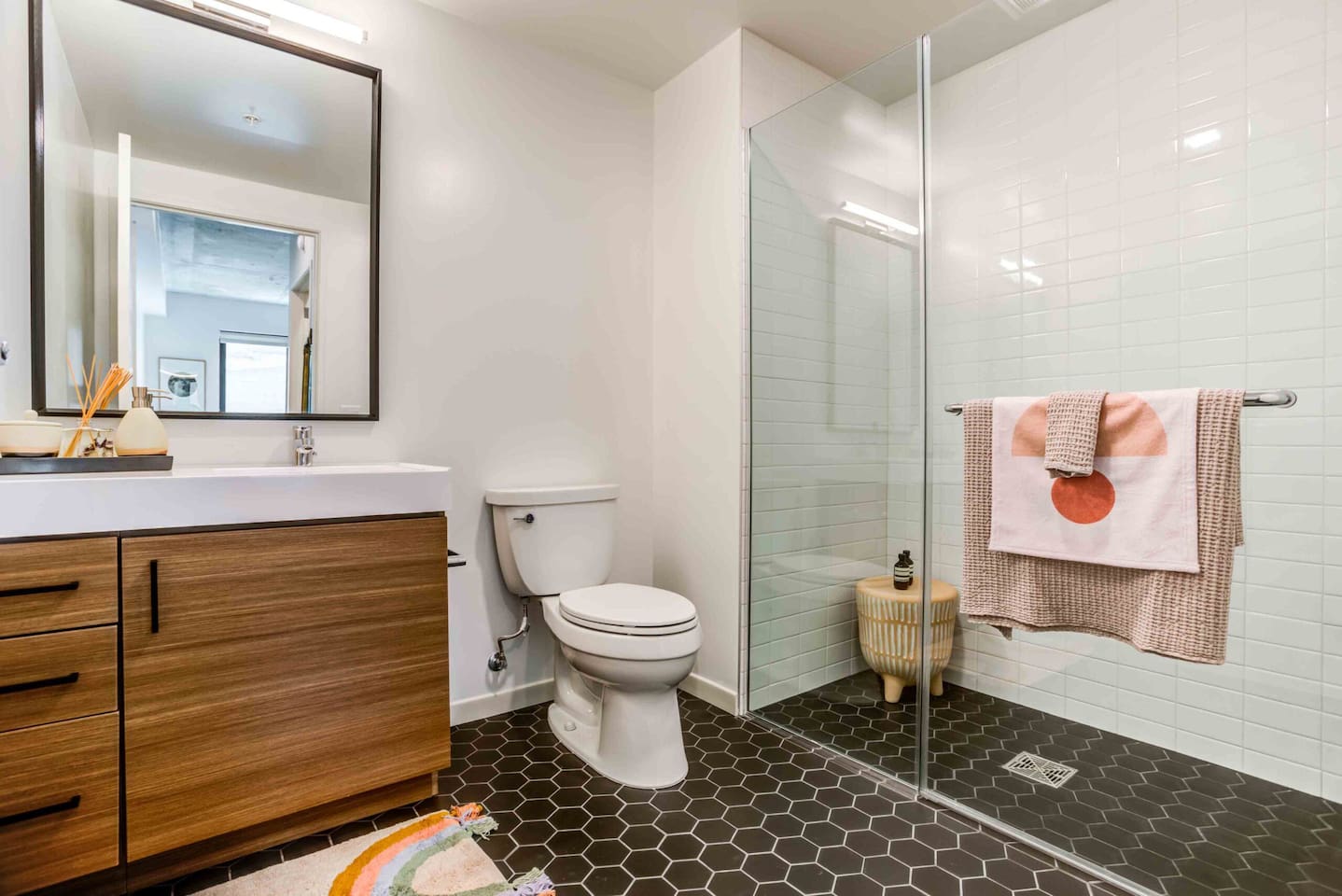 , an Airbnb-friendly apartment in San Francisco, CA