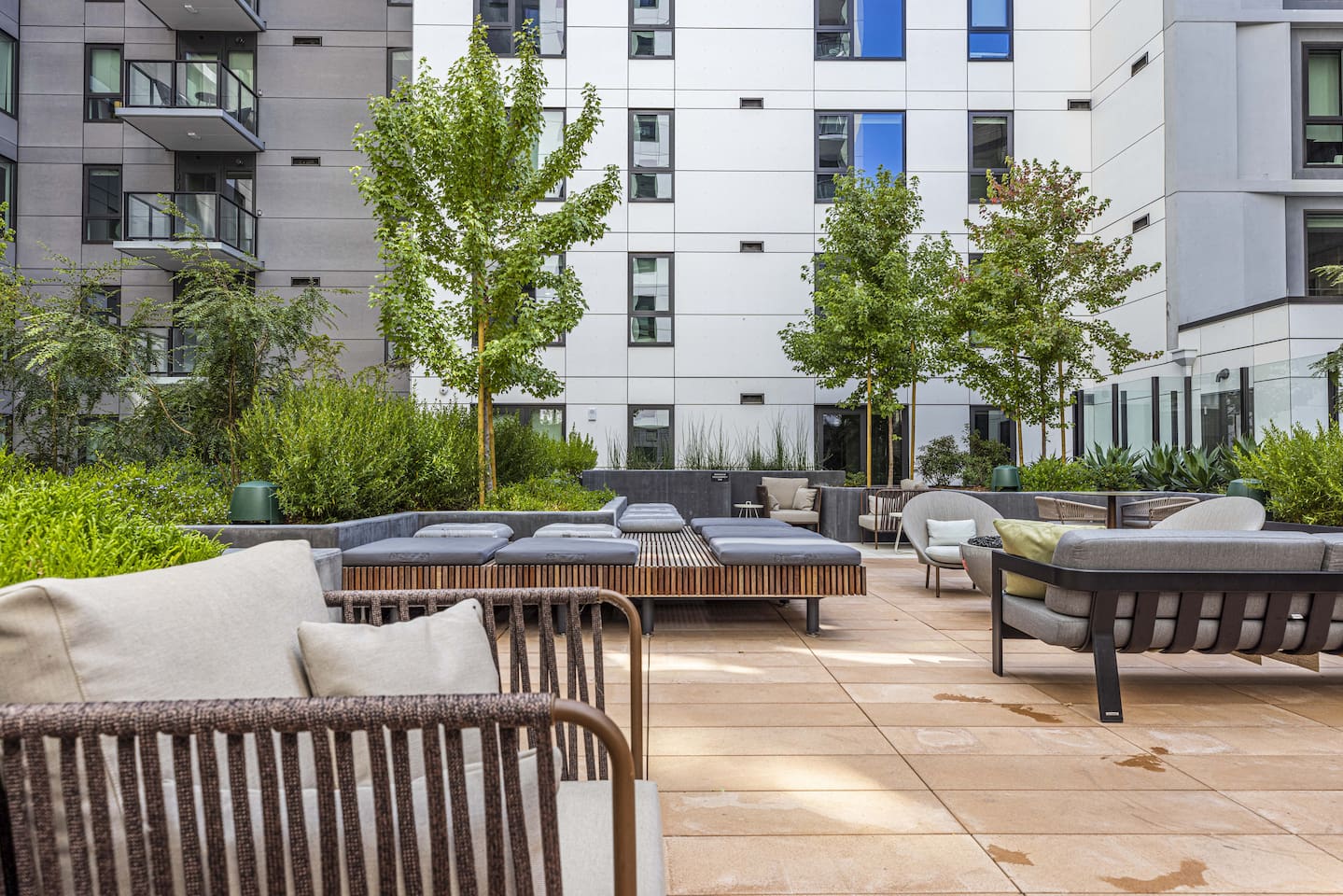 , an Airbnb-friendly apartment in San Francisco, CA