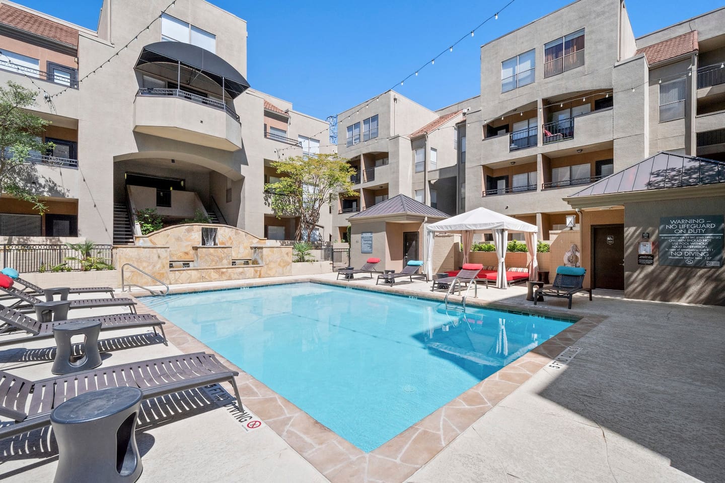 , an Airbnb-friendly apartment in Dallas, TX
