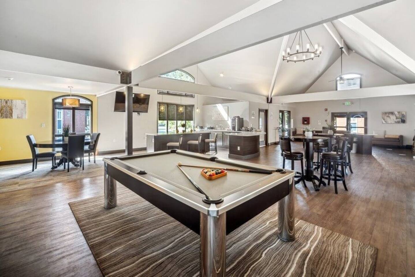 , an Airbnb-friendly apartment in Glendale, CO