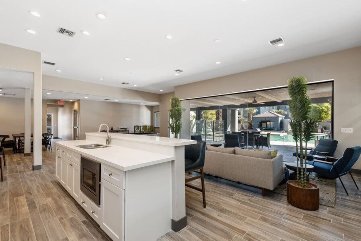 , an Airbnb-friendly apartment in Phoenix, AZ