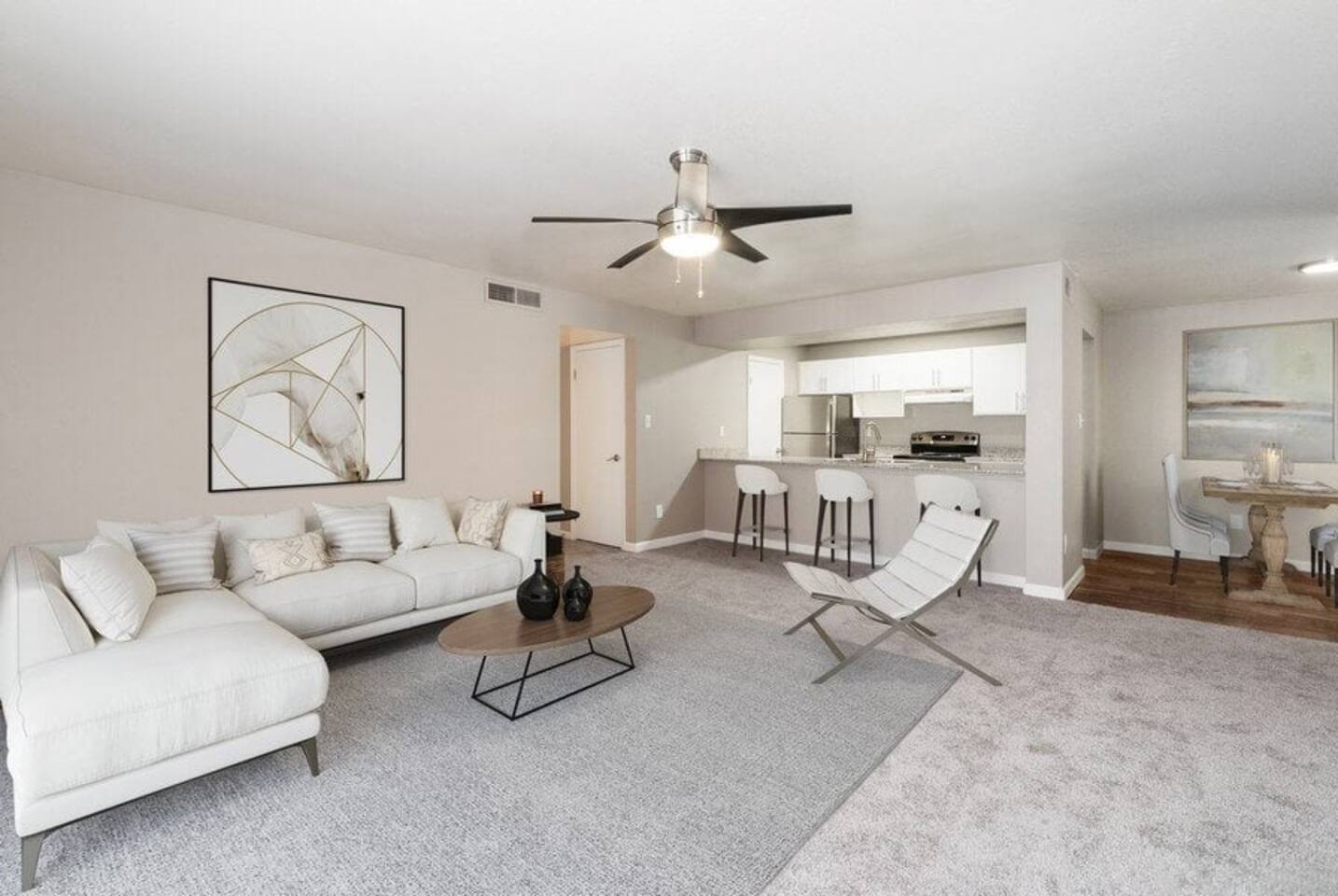 , an Airbnb-friendly apartment in Phoenix, AZ