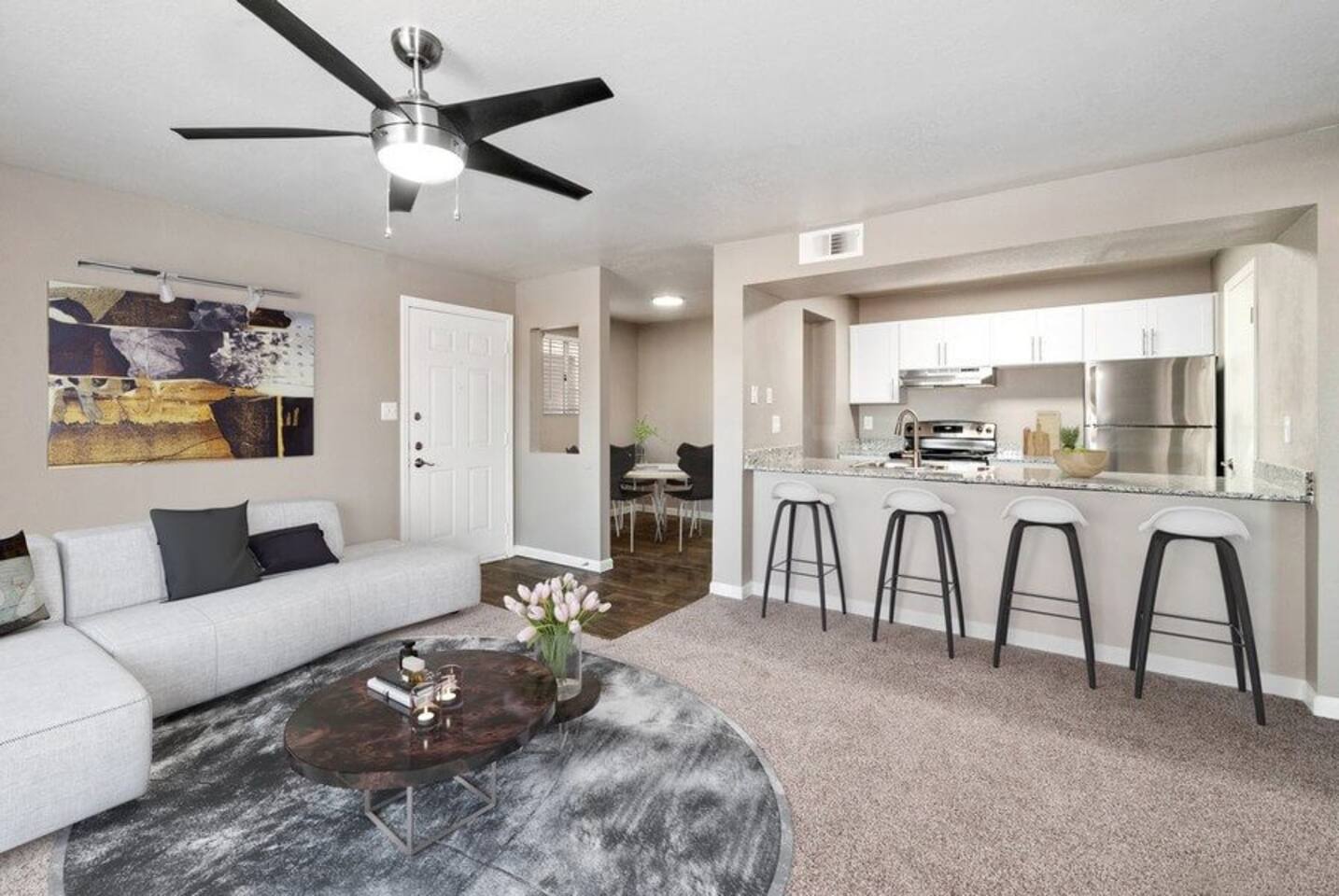 , an Airbnb-friendly apartment in Phoenix, AZ