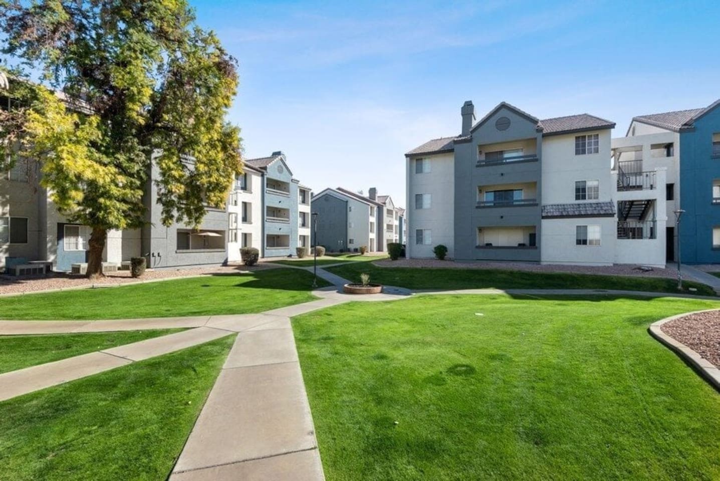 , an Airbnb-friendly apartment in Phoenix, AZ