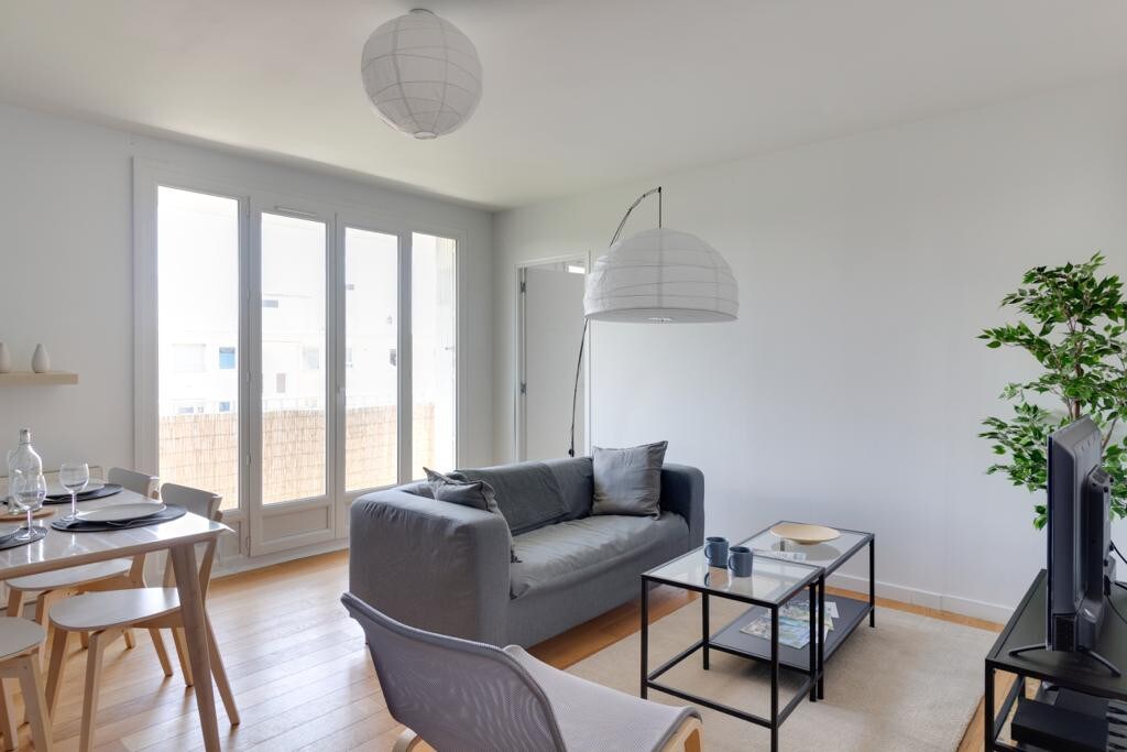 Grand Appartement Lumineux avec Balcon à Nantes