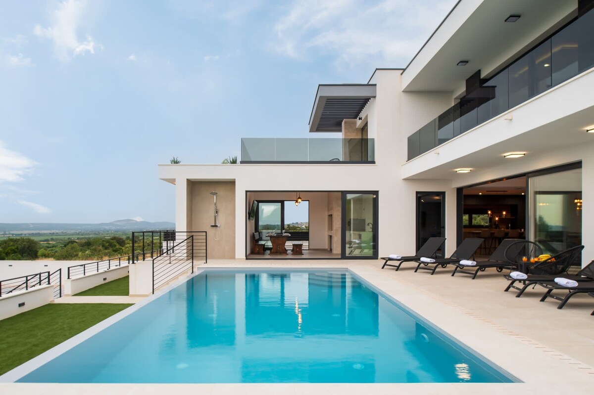 NEW! Luxury villa "Nino"