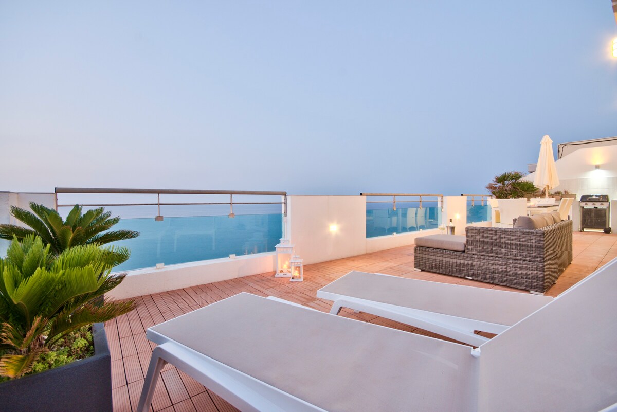Iconic Seafront 2-bedroom Sliema Penthouse