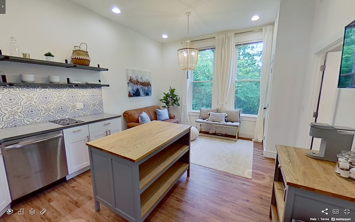 Modern Boho Condo<5 Min to Downtown, 40 min to Ark