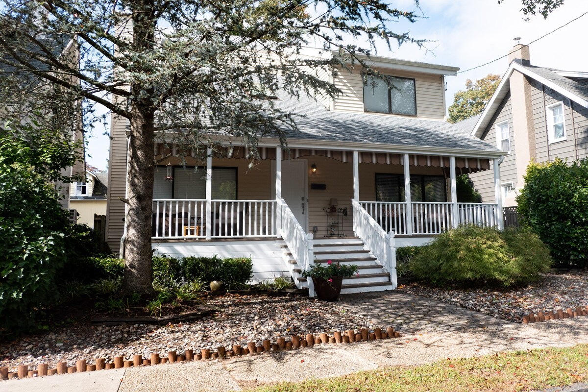 Quiet Beach House Get-Away