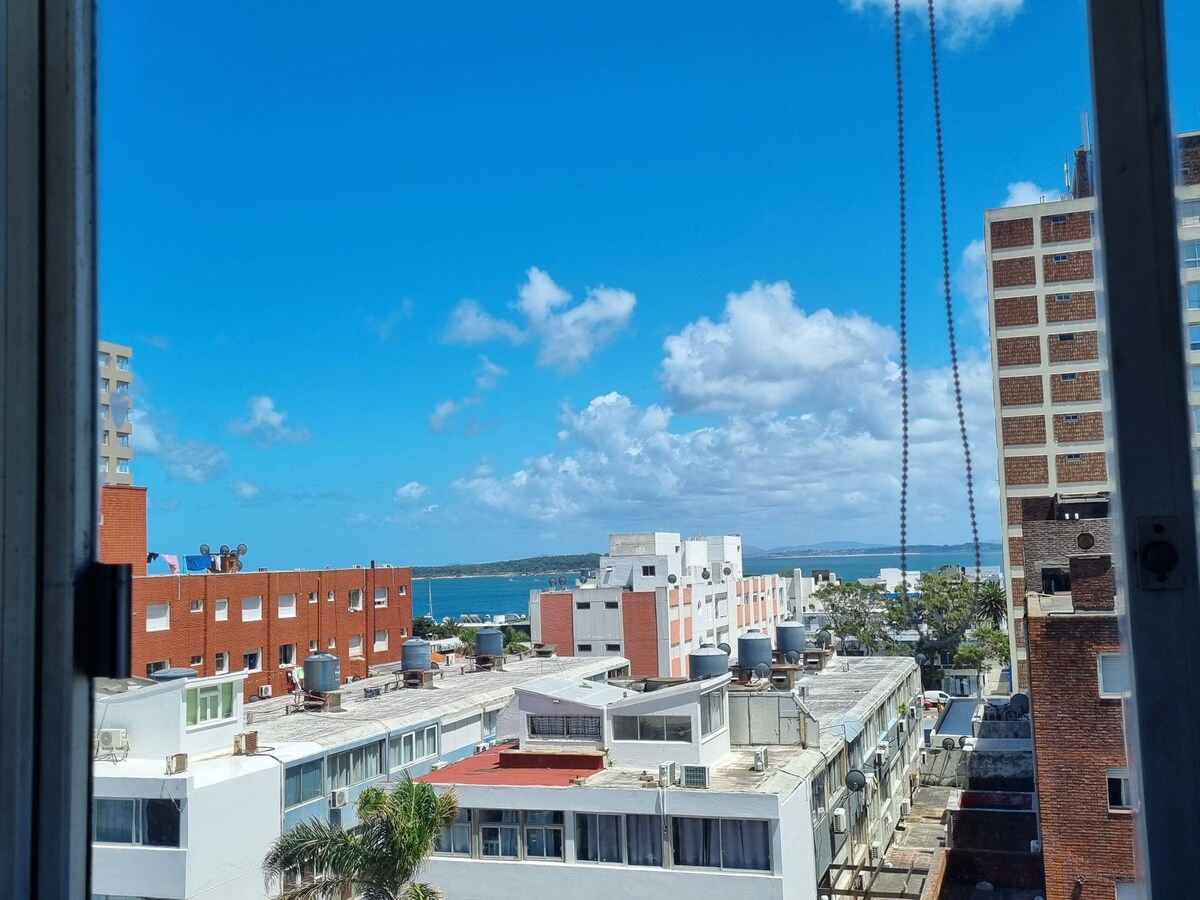 Hermoso, inmejorable zona Península, pasos del Mar