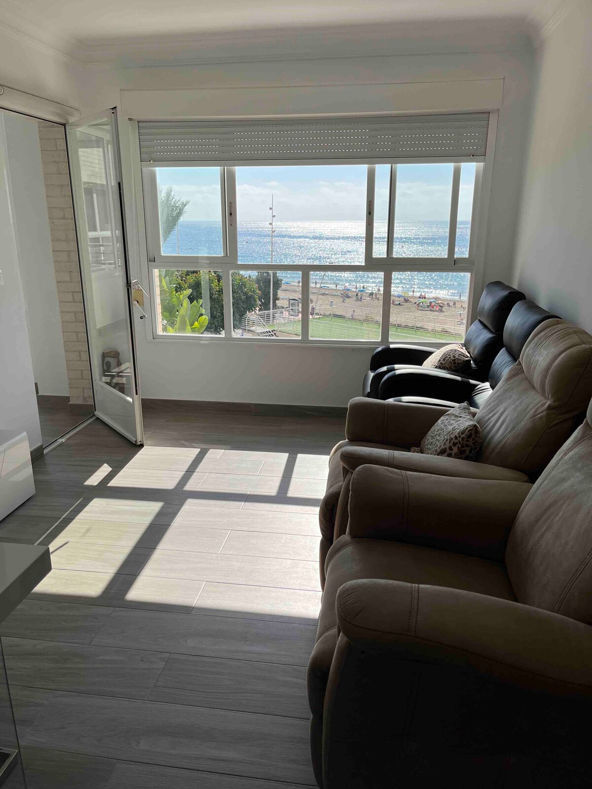 Moderno apartamento olivar en 1a Línea de playa