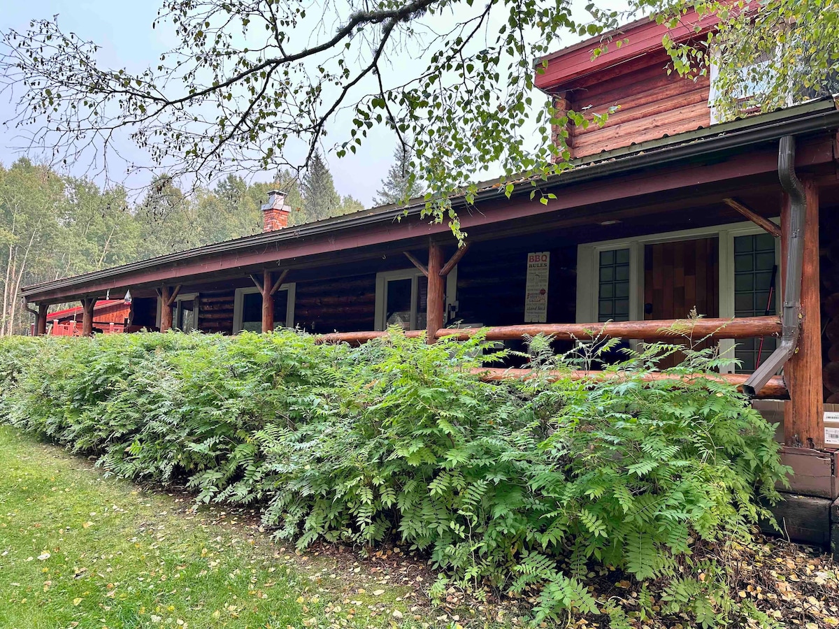 Large Log House with River Views