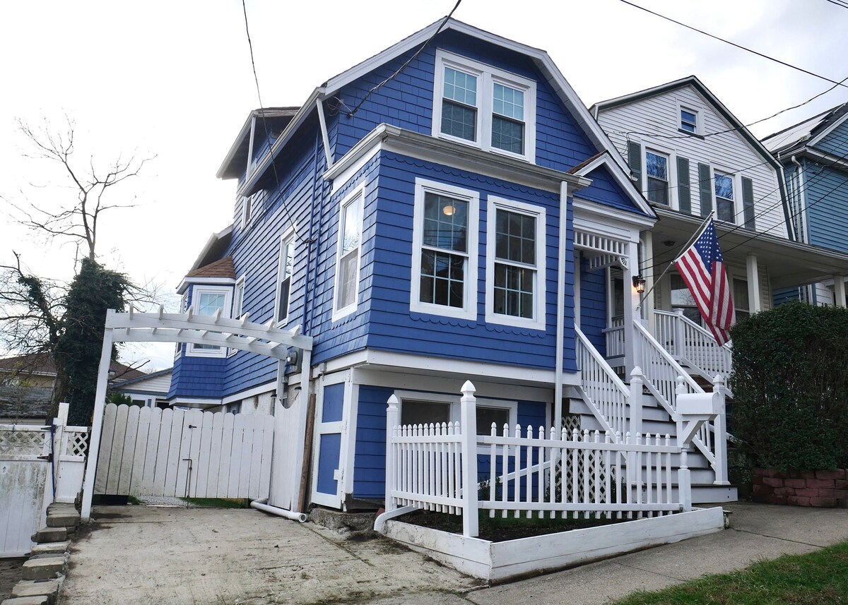 The Cozy Blue House - SI渡轮附近的迷人房源