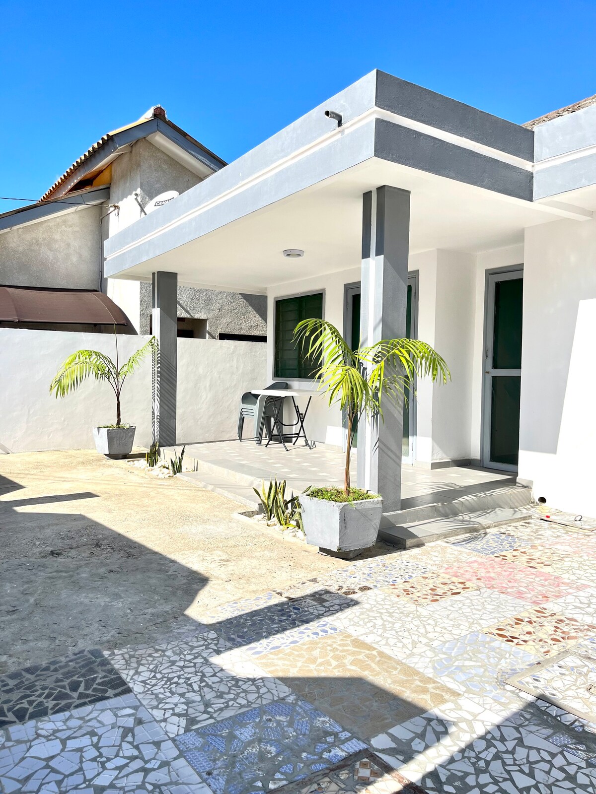 Maison entière Cotonou fidjrosse 05min de la plage