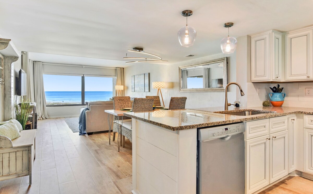 Immaculate OCEANFRONT condo steps from the Ritz!