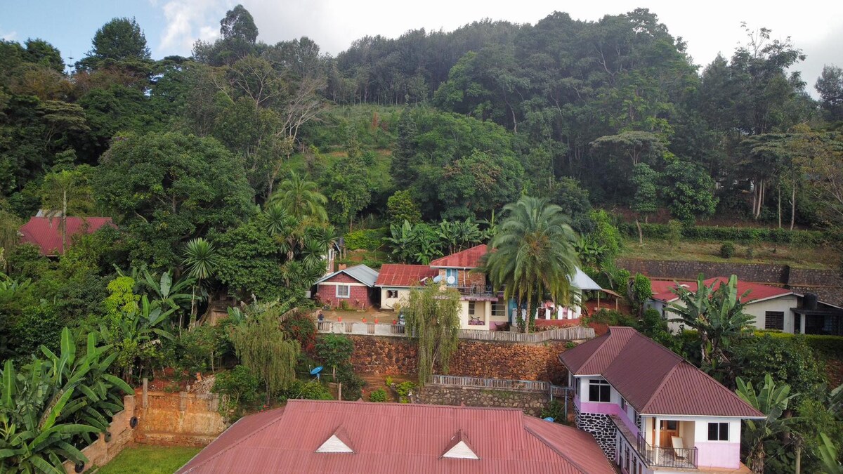 带阳台的lushoto景观小屋