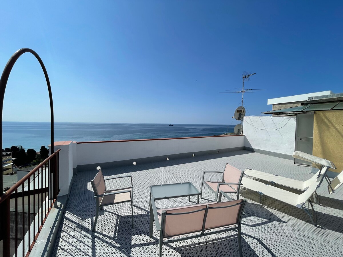 Luxury Penthouse Poseidon Suite - Sanremo