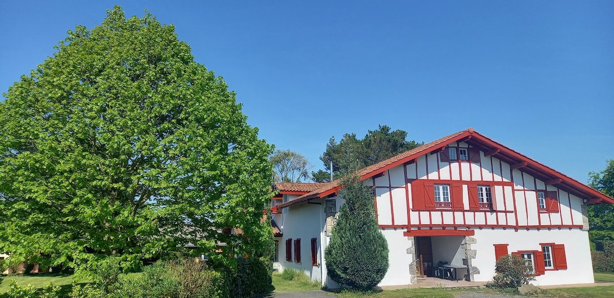 Grand Studio au 1er étage d'une ferme basque