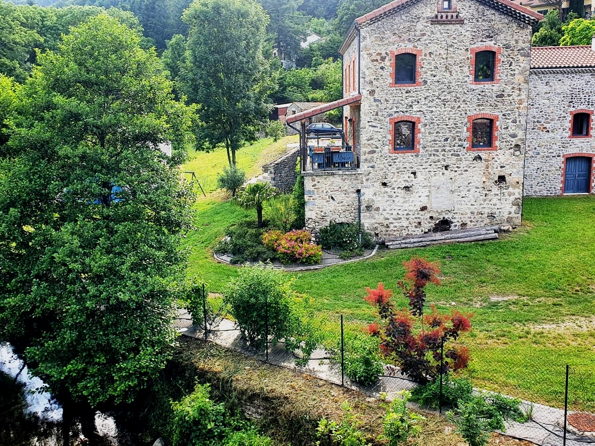 Belle Villa avec piscine en Ardèche Verte