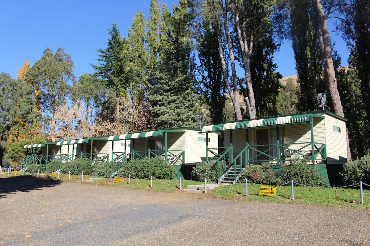 Gundagai Tourist Park - Superior Cabin