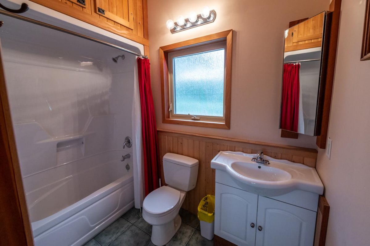 The Quail Cozy -带热水浴缸的私密套房