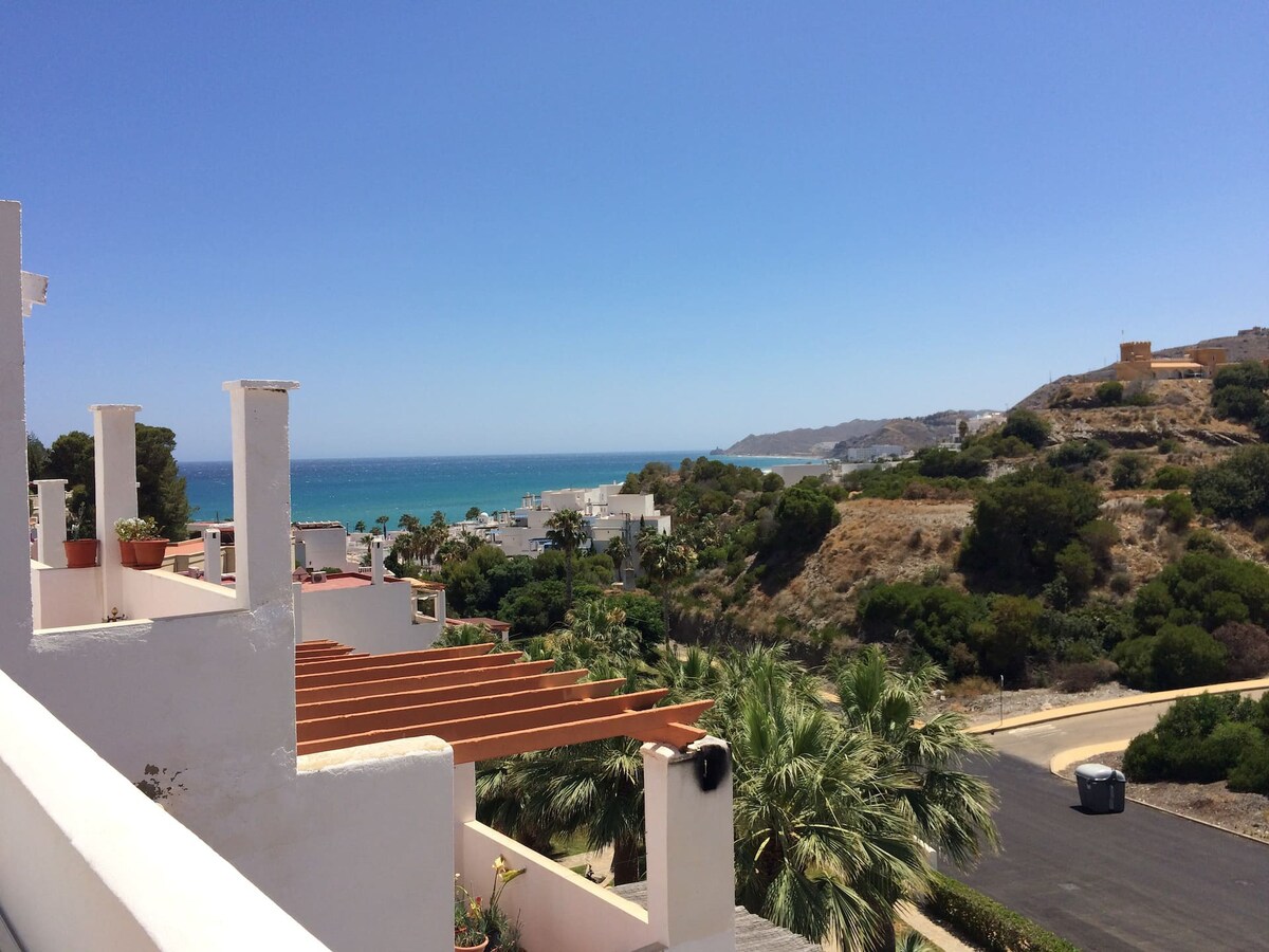 Entire House - Sea Views 300 meters to the beach