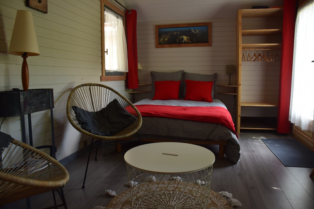 布里安松（ Briançon ）的独立房间，度假木屋氛围