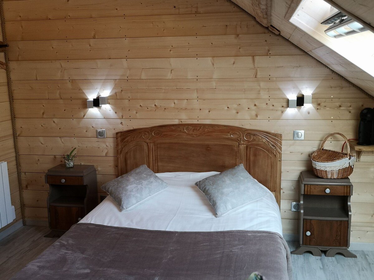 Chambre Ambre en Périgord vert avec spa optionnel