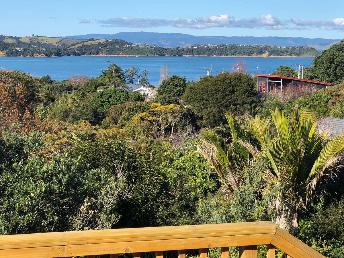 Sunny Waiheke House