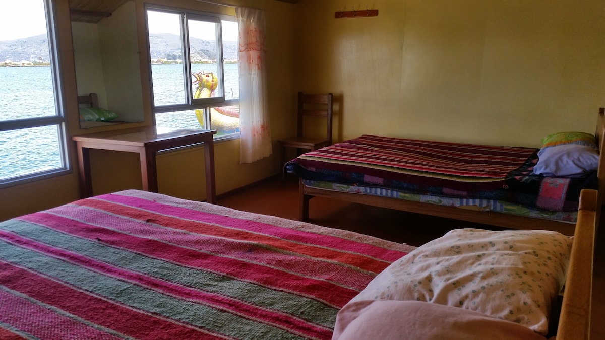 2间卧室，可欣赏蒂蒂卡卡湖景