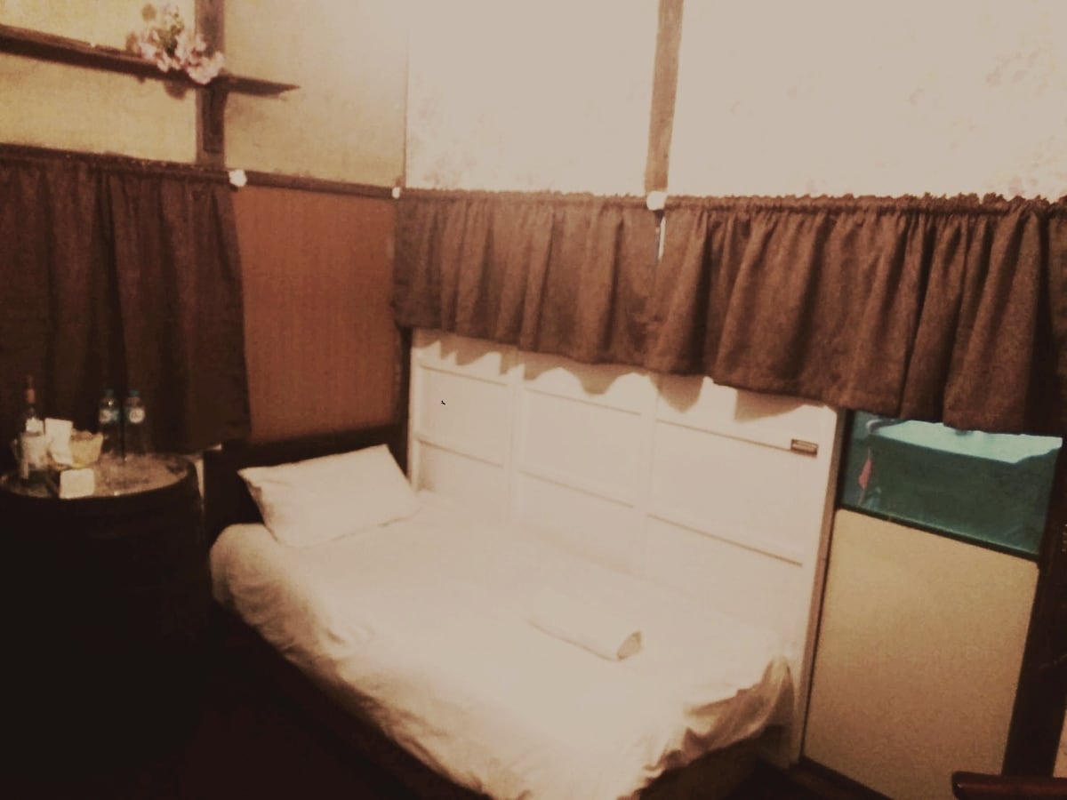 1张单人床和1张沙发床1316号房间