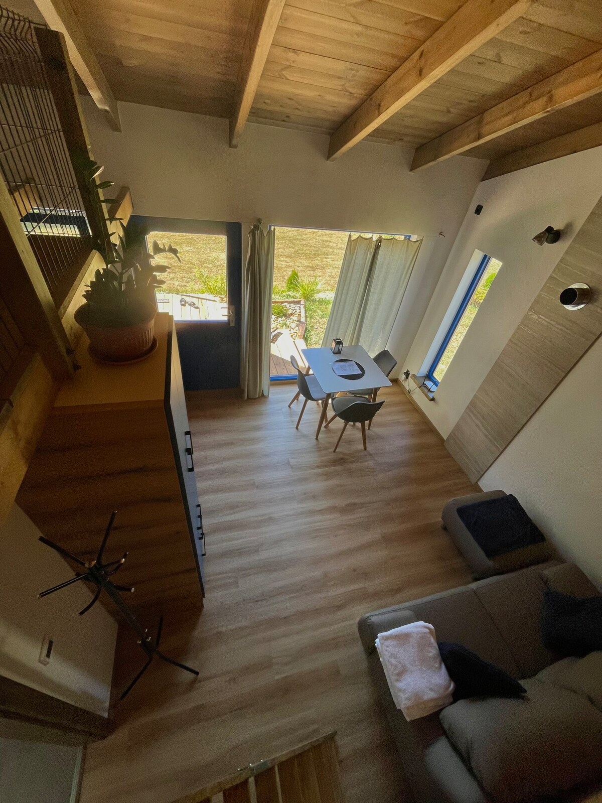 Tinyhouse s vybavením a parkováním