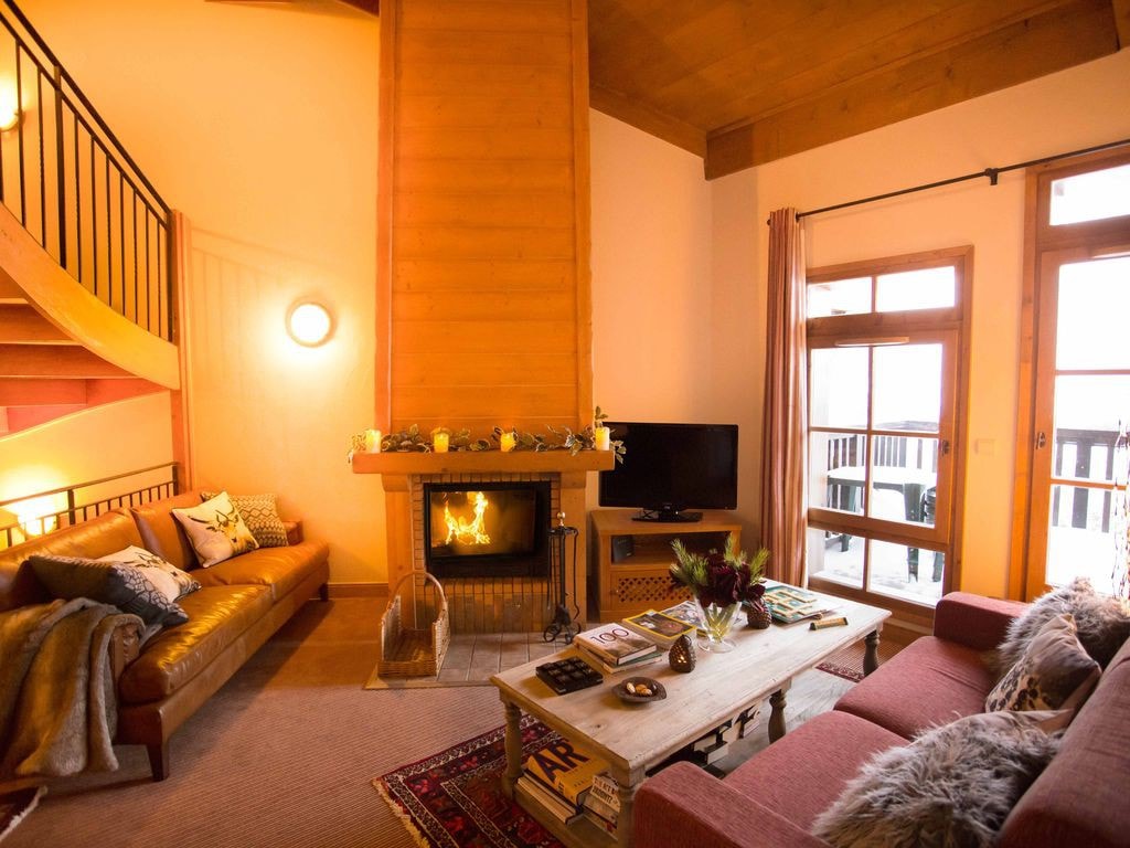 Arc 1950, Rustic, homely, spacious. Ski-in-ski-out