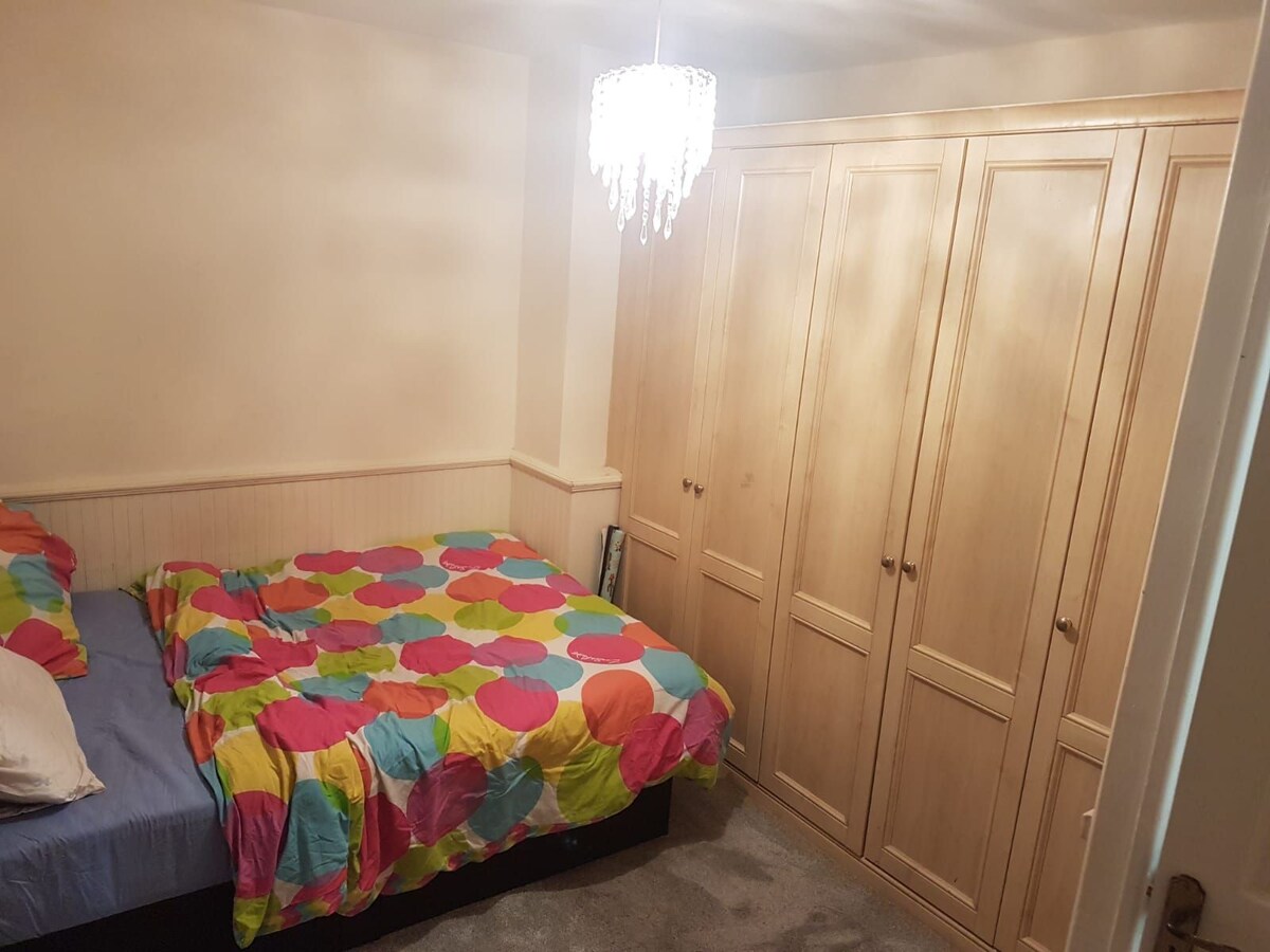 A spacious double room in a quiet area in Dagenham