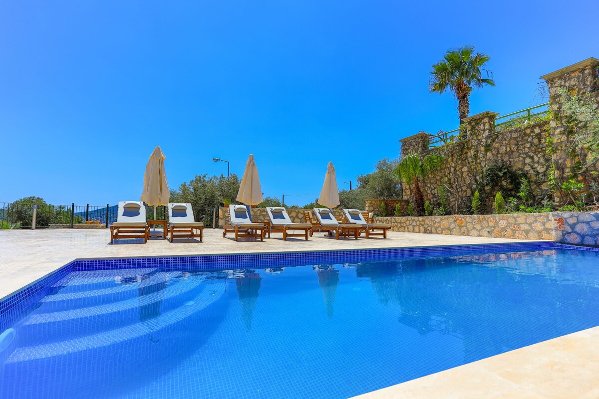 Villa Eos:  Private pool, stunning views, A/C