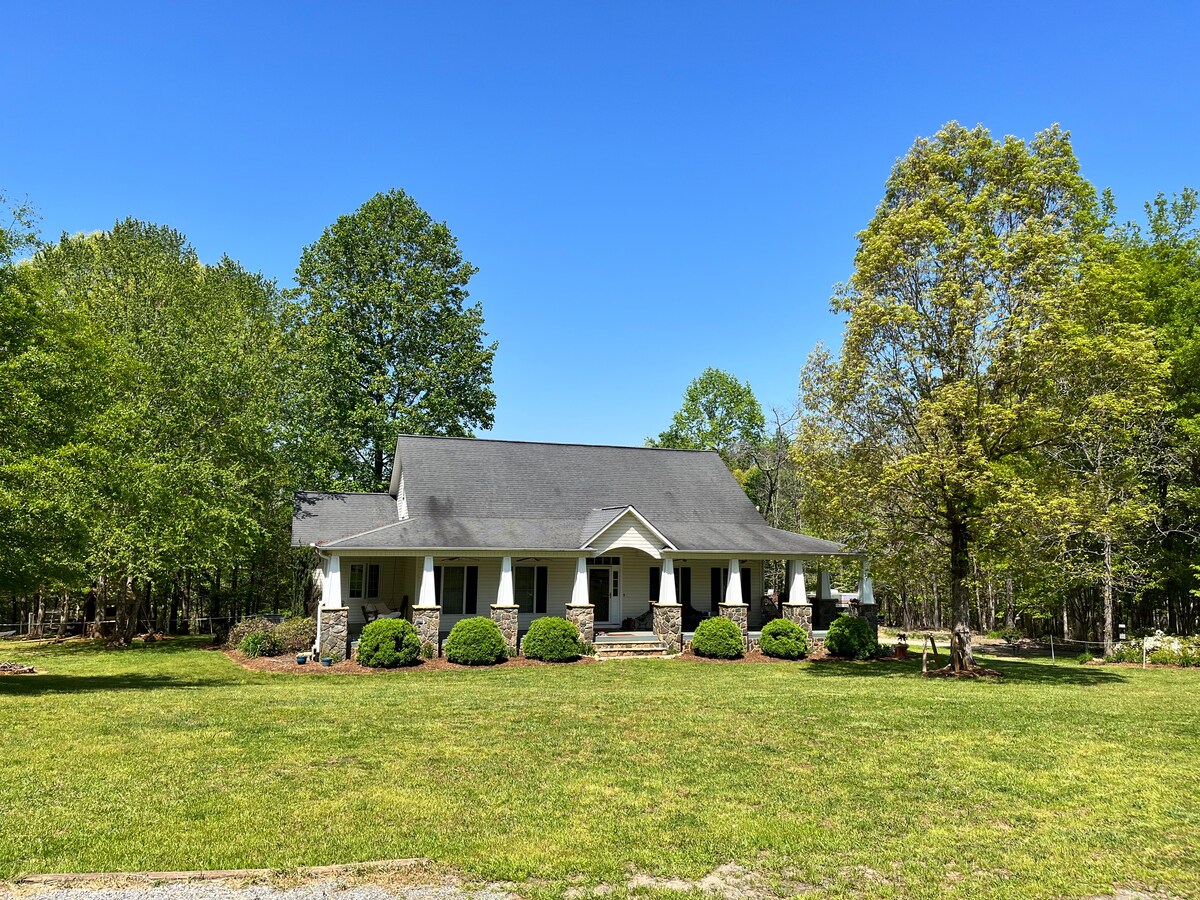 Four Horse Farm - TIEC- Tryon Farm House