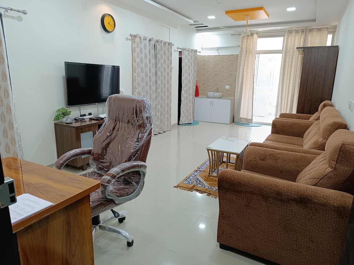 2BHK AC Service Apartment 101