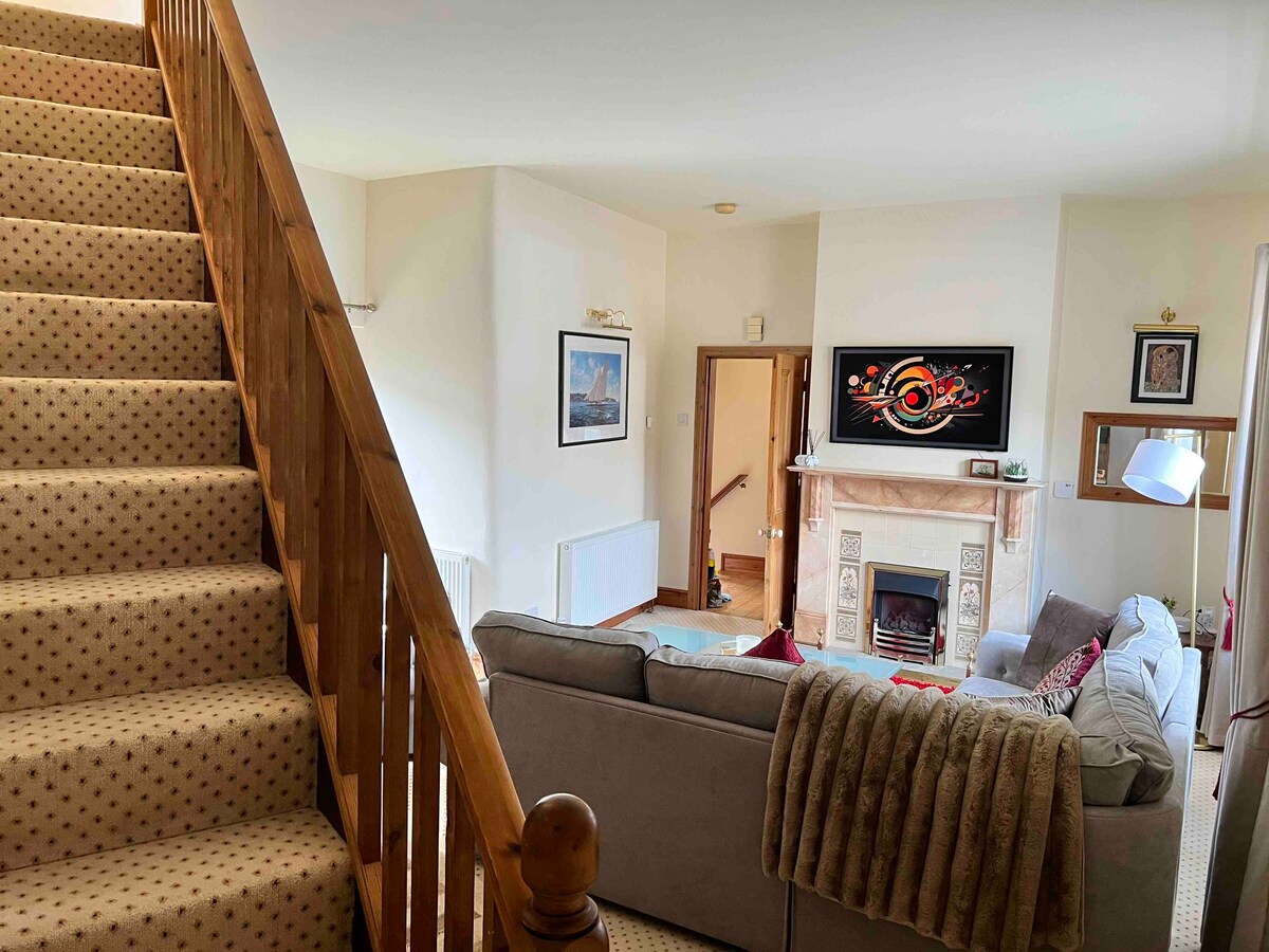 Lux cott, Eyam centre, mins to pubs/cafes, walks