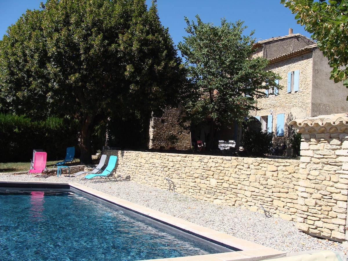 L'Oustau d'Antoine, piscine chauffée 2 km Vaison