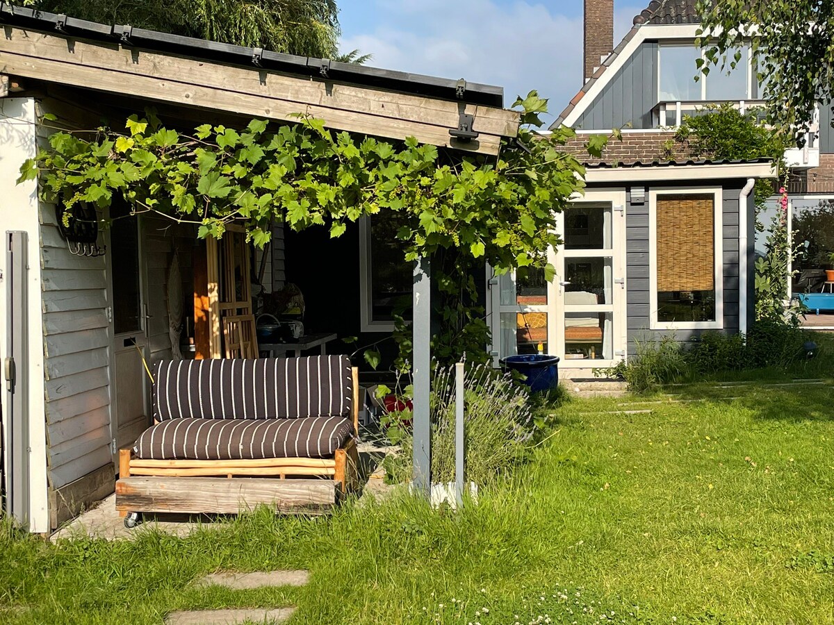 毗邻阿姆斯特丹的自然乡村房客小屋