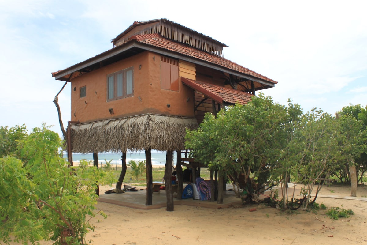 水牛岩-灯塔-海滩小屋