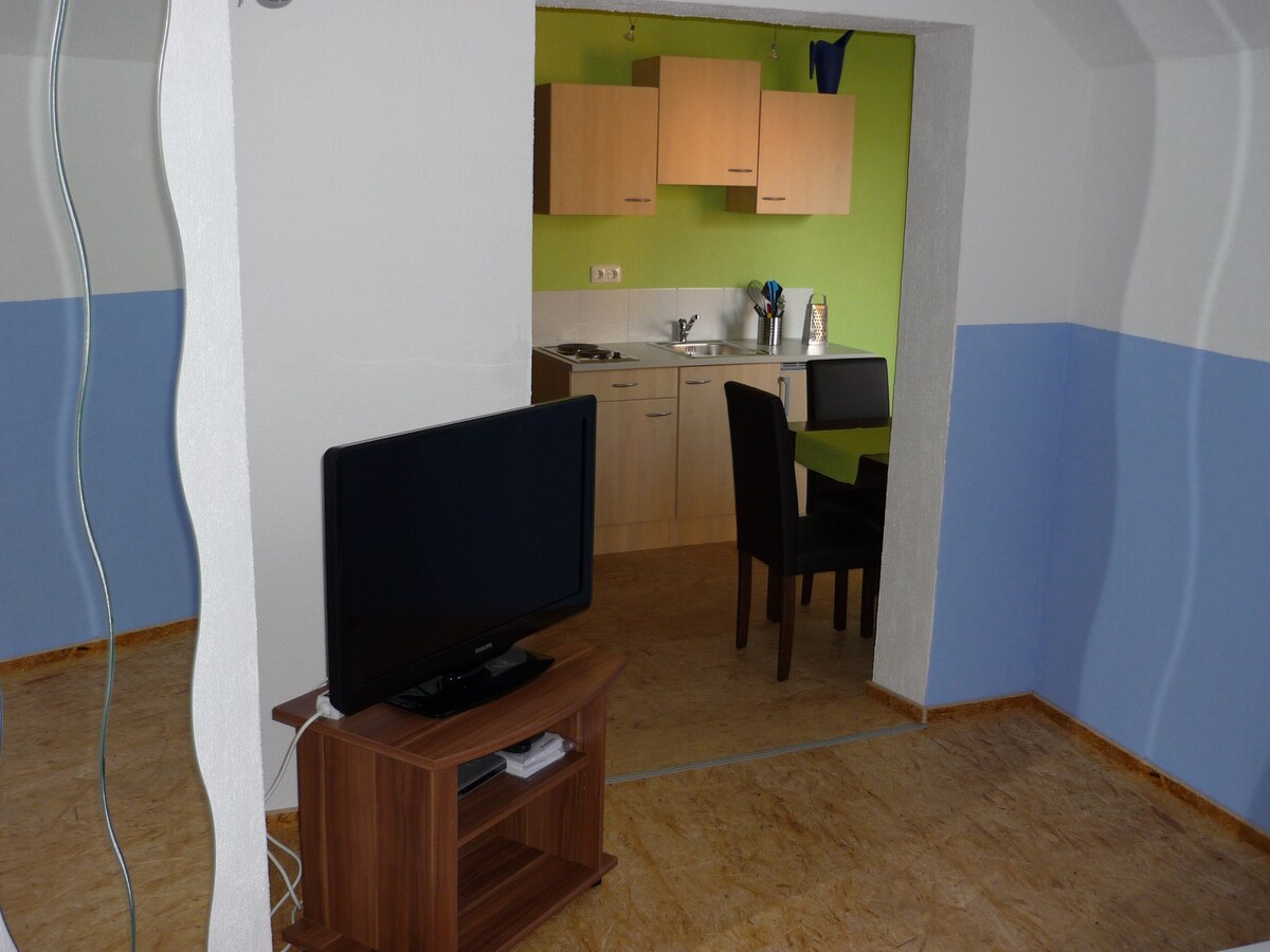 度假公寓Bäuerlein （ Nordheim ） ， Hallburg公寓，带舒适的庭院露台