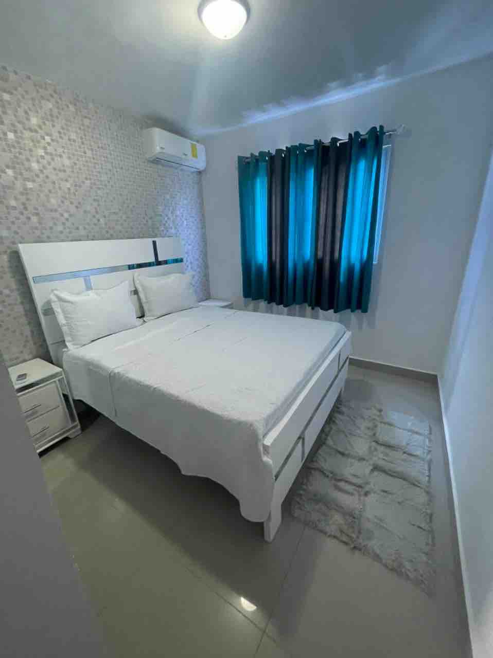 3 hab. with AC all rooms, pool, wifi, free parking