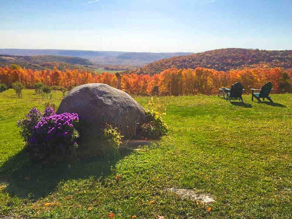 Scenic Lodge Home: Near Wrens Roost.