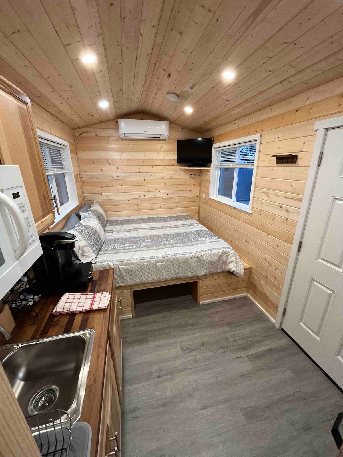 E - Tiny Home, Big Feel