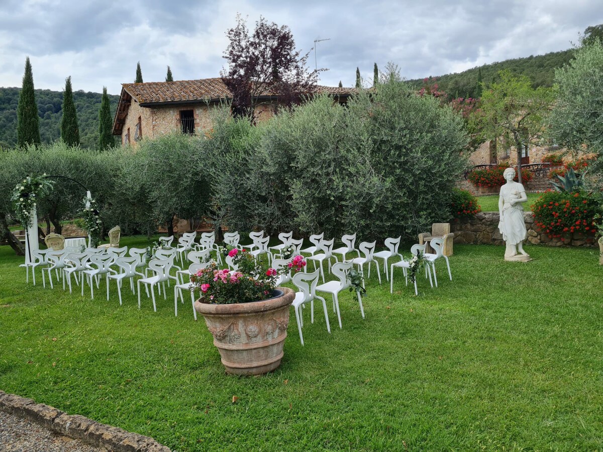 圣加尔加诺附近的婚礼和婚礼活动博尔戈