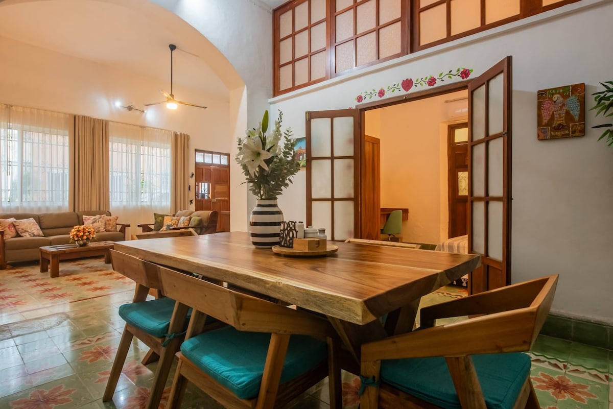 Bohemian house in the historic Barrio de Santiago