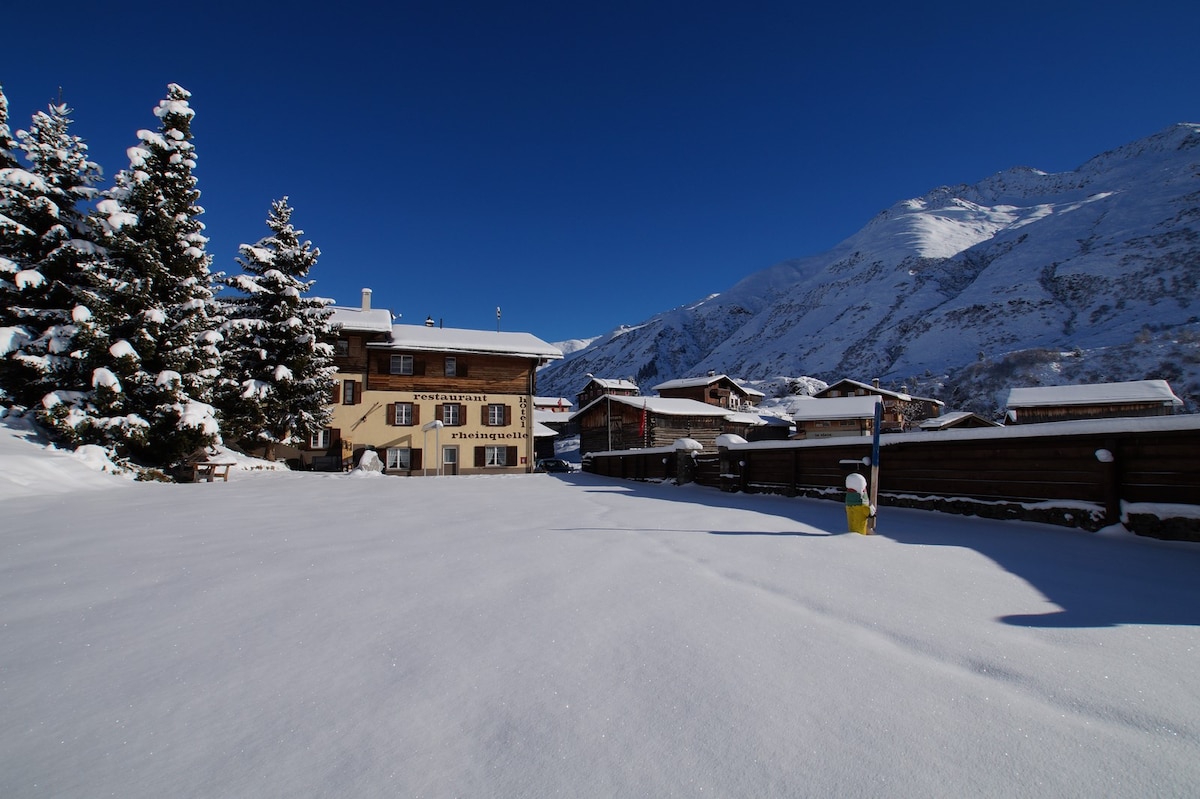 Gruppenhotel Rheinquelle （ Tschamut/Sedrun ）