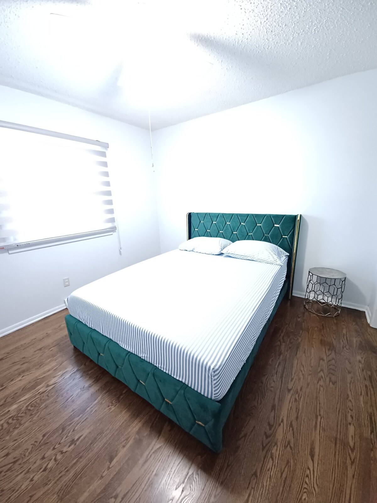 #2 Clean bed at an affordable price