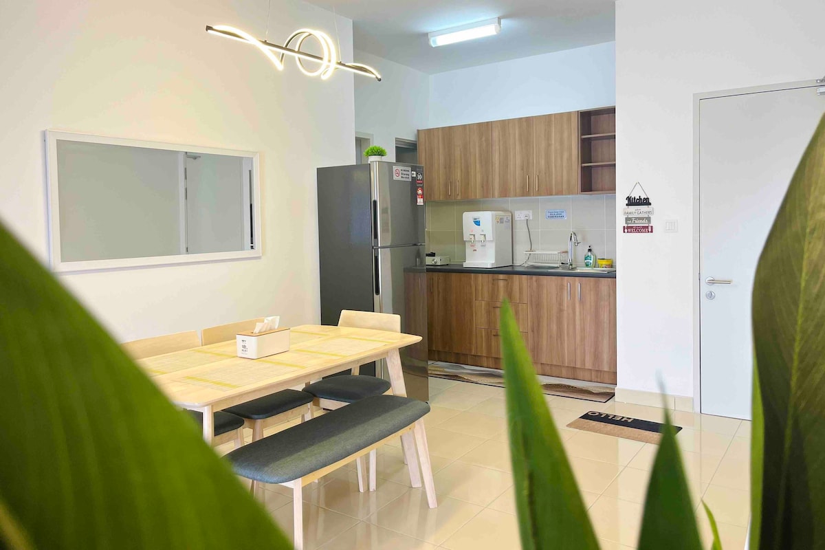 3BR Modern Cozy Suite Near KLIA